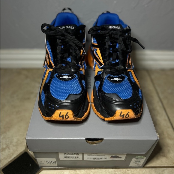 Balenciaga Runner - Picture 2 of 5